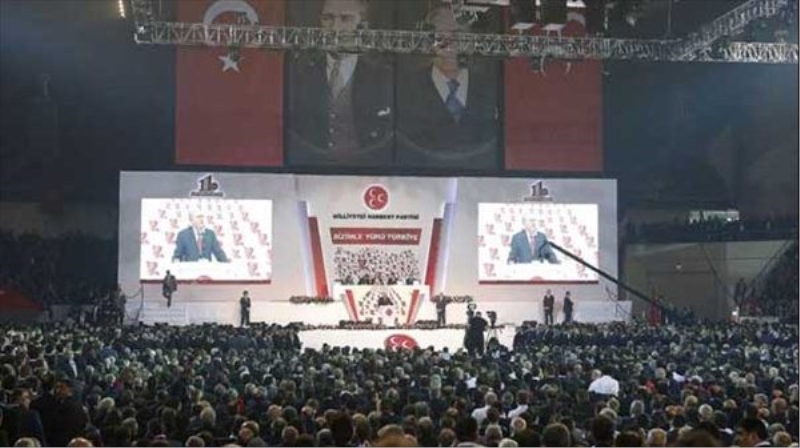 Bahçeli`nin yeri baş köşede hazır
