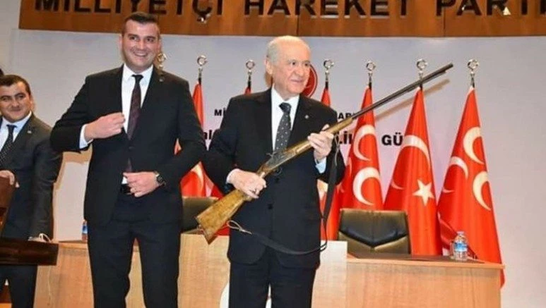 BAHÇELİ`YE EFE HEDİYESİ