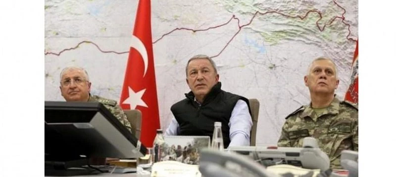 Bakan Akar ve TSK komuta kademesi Suriye sınırının sıfır noktasında