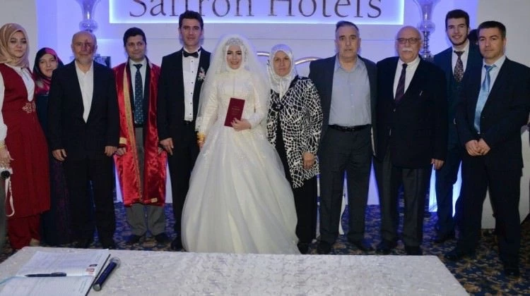 Bakan Avcı, polisin nikah şahidi oldu