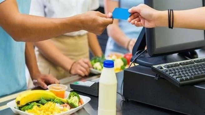 BAKAN İKNA ETTİ, YEMEK KARTI BOYKOTU ERTELENDİ