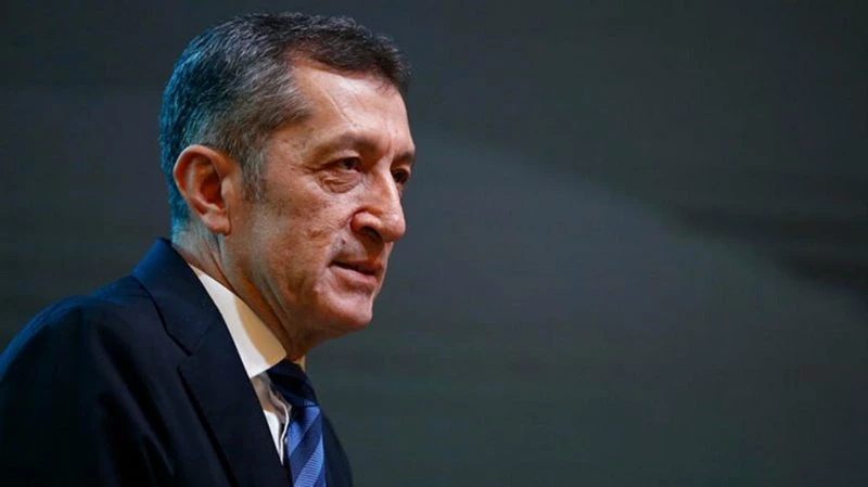 Bakan Selçuk, canlı yayında öğretmen atamalarıyla ilgili konuştu: Zaten sürekli yapıyoruz, yine de yapacağız merak etmesinler
