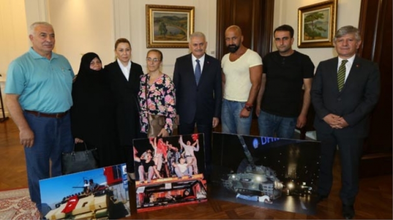 Başbakan o gecenin kahramanlarını kabul etti