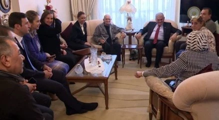 Başbakan Yıldırım vatandaşların evine konuk oldu