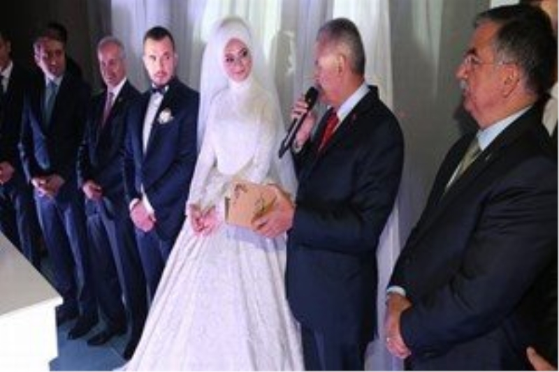 Başbakan Yıldırım yeğeninin düğününe katıldı