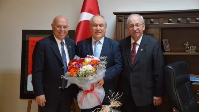 Başkan Eşkinat İl ve İlçe Milli Eğitim Müdürlerini Ziyaret Etti