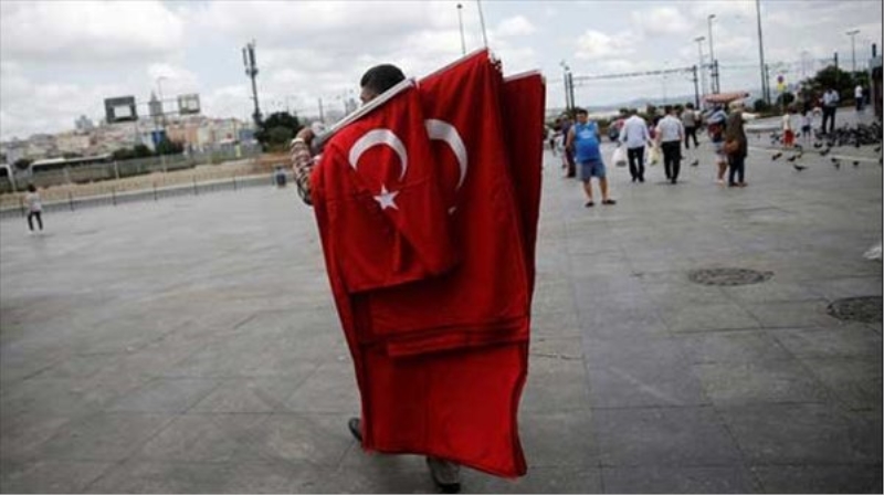 Bayrak talebi patladı fırsatçılar da çoğaldı
