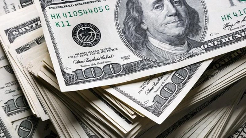Bayramın ilk gününe de yükselişle başlayan dolar rekora koşuyor! Tarihi zirveye ramak kaldı