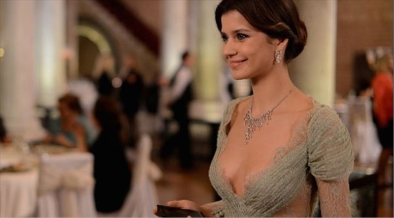 Beren Saat`in sezon zammı dudak uçuklattı!