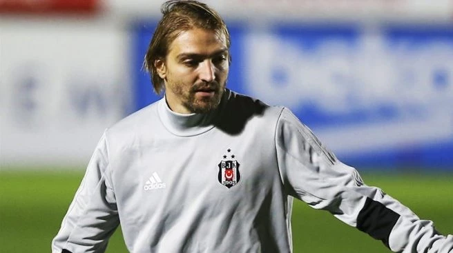 Beşiktaş`tan Caner Erkin gafı! Hemen sildiler