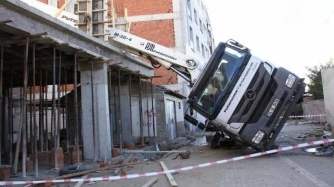Beton pompası işçilerin üstüne devrildi: 1 ölü