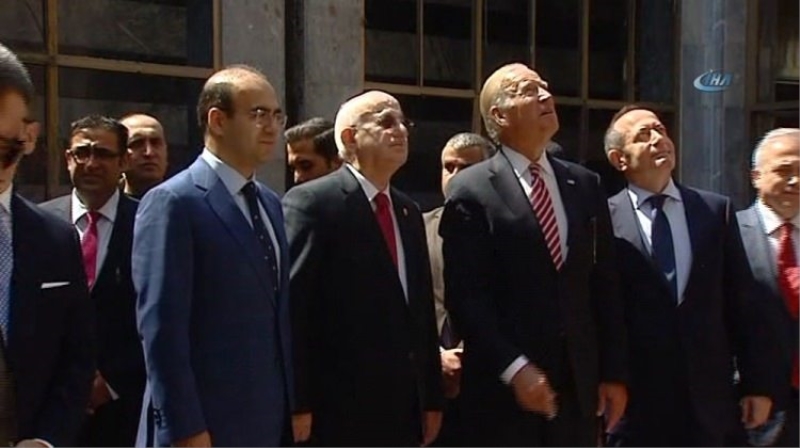 Biden'a anlamlı hediye!