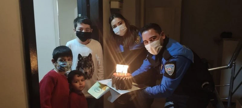 BİLECİK EMNİYET MÜDÜRLÜĞÜNDEN YÜREKLERİ ISITAN KUTLAMA...