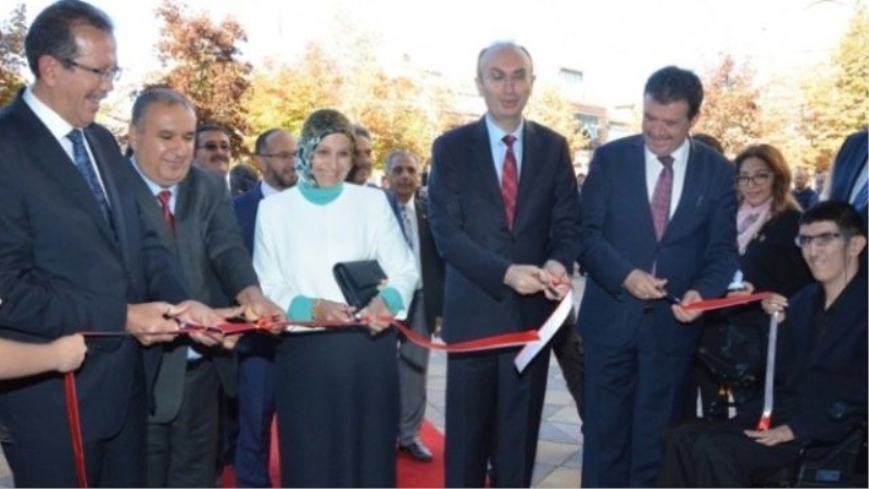 Bilecik İl Milli Eğitim Müdürü Durmuş, Eskişehir`de `Çemberimde Gül Oya Projesi` Sergisini Gezdi