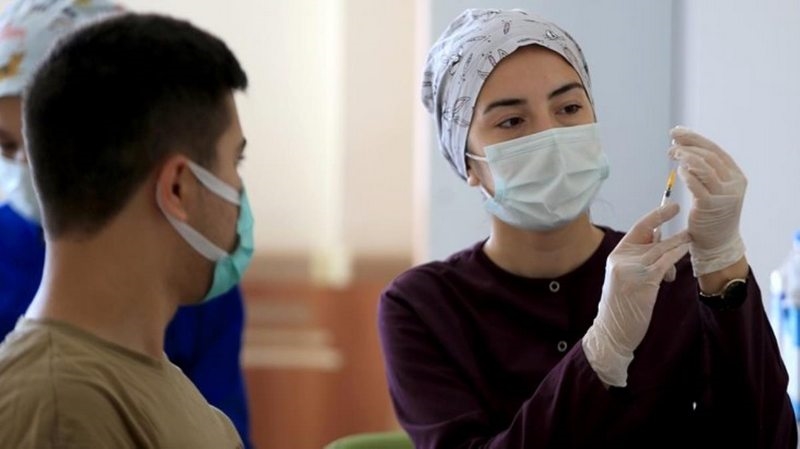 Bilim Kurulu önerdi, son kararı Kabine verecek: Aşı yaptırmayan maç, konser ve AVM gibi kalabalık ortamlara girmesin