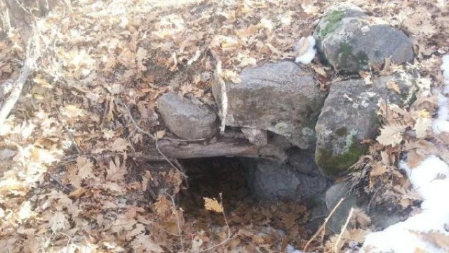 Bingöl`de Terör Örgütü PKK Sığınağında Silah ve Yaşam Malzemeleri Ele Geçirildi