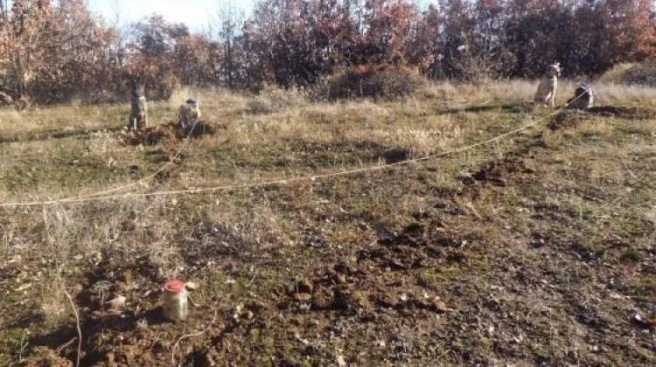 Bingöl`de patlayıcı düzenekleri ele geçirildi