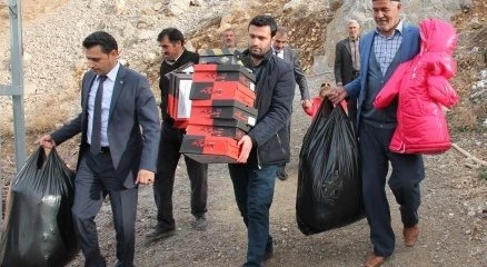 Bir mektupla köyün tüm çocuklarını mutlu etti