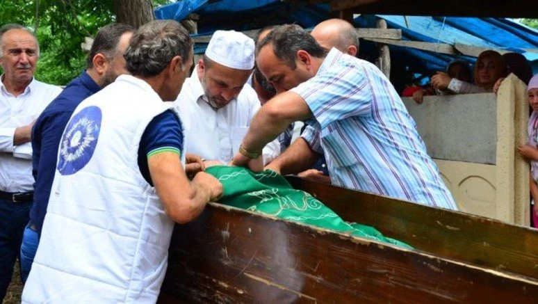 Bodrum?da kazada ölen çocuk Ordu`da toprağa verildi
