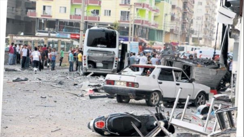 Bombalı araçlarla iki ili kana buladılar