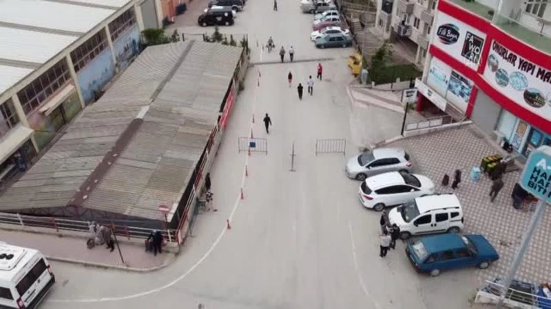 Bursa ve çevre illerde halk pazarları Kovid-19 tedbirlerine uyularak açıldı