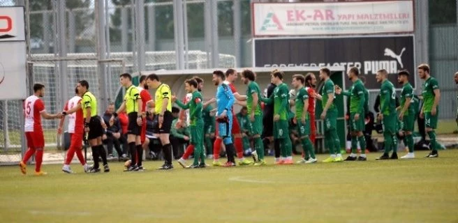 Bursaspor, Balıkesirspor`u Tek Golle Geçti