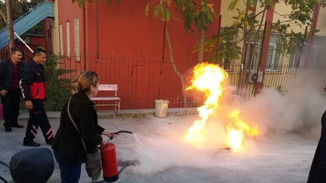 Büyükşehir İtfaiyesi Eğitim çalışmalarına devam ediyor
