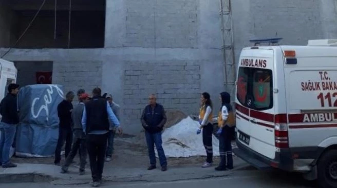 Çalıştığı inşattan düşen işçi öldü