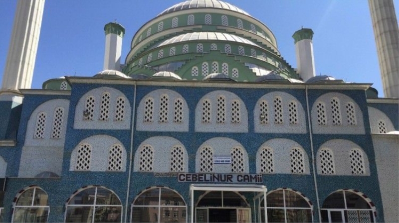 Camii'de darbe gerginliği