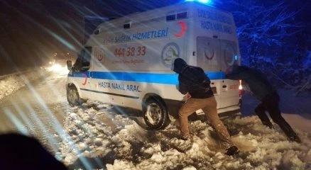 Cankurtaran Geçidi?nde kar çilesi
