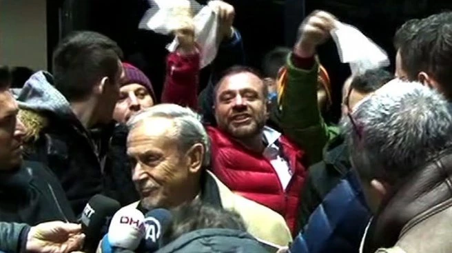 Canlı yayında görülmemiş protesto!