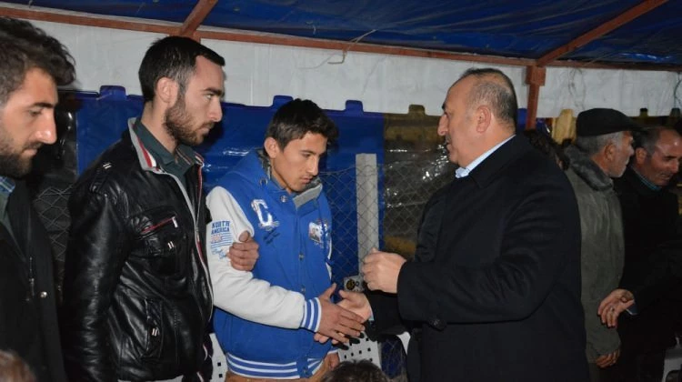 Çavuşoğlundan şehit ailesine ziyaret
