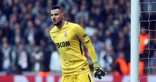 Cenk Tosun Subasic`in kabusu oldu