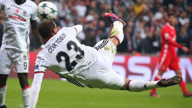Cenk Tosun`un, Sağlık Durumuyla İlgili Yaptığı Paylaşım Kafaları Karıştırdı
