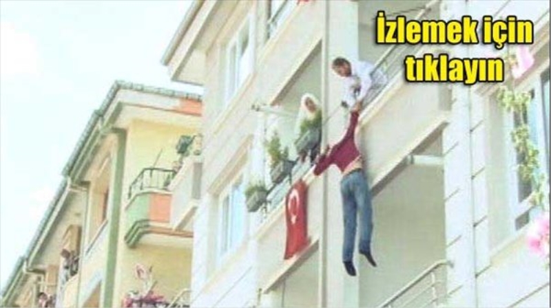 Çocuğunu ekmek bıçağıyla rehin aldı!