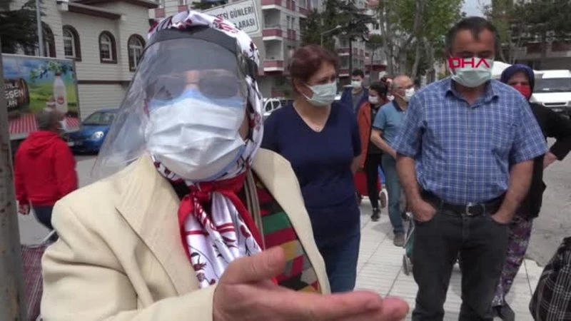 ÇORUM`DA SEMT PAZARLARINDA TEZGAHLAR ARASI SOSYAL MESAFE KURALINA UYULMADI