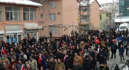 Çukurca?da ?teröre lanet? yürüyüşü