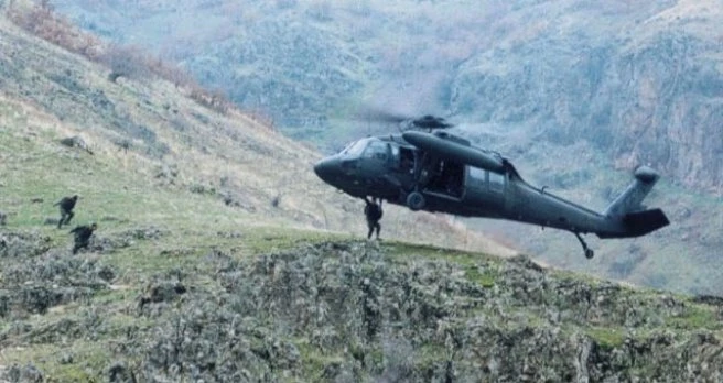 Çukurca?da Teröristlerin Roketli Saldırısında İsabet Alan Helikopter Zorunlu İniş Yaptı