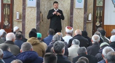 Cuma hutbesi işitme engellilere işaret diliyle aktarıldı