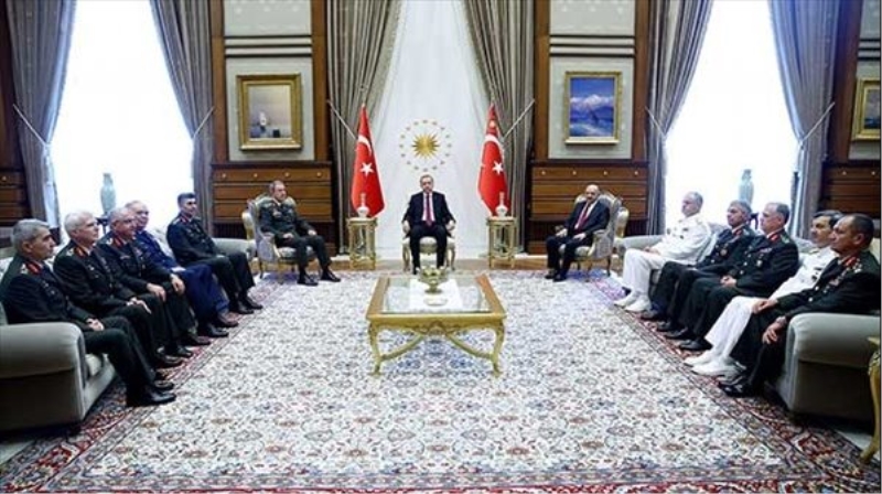 Cumhurbaşkanı, Akar ve YAŞ üyelerini kabul etti