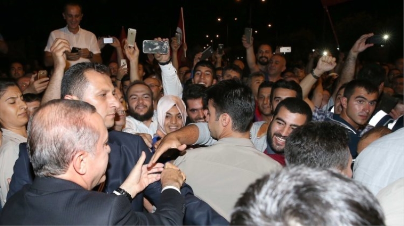 Cumhurbaşkanı Erdoğan demokrasi nöbetinde