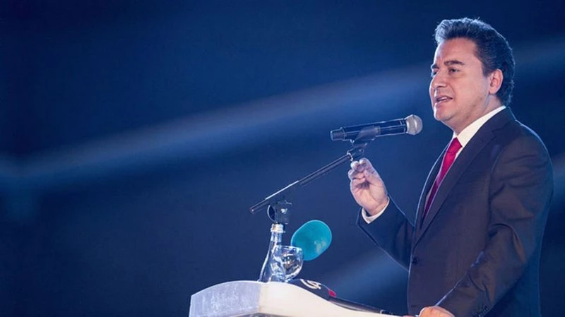 Cumhurbaşkanı Erdoğan için imza verip Abdullah Gül`e çalışan Ali Babacan`a direkt soruldu: İki yüzlü müsünüz?