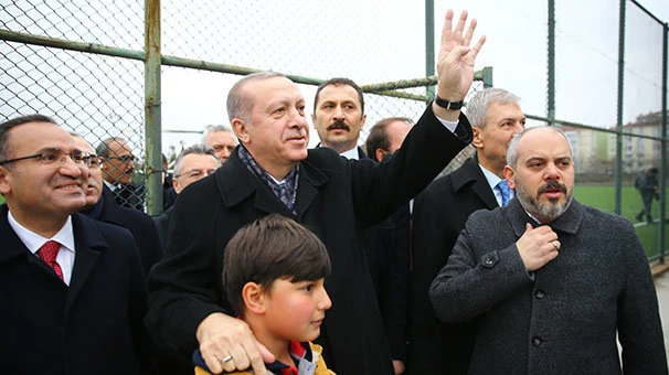 Cumhurbaşkanı Erdoğan`ı taşıyan helikopter sis nedeniyle Zile?ye iniş yaptı