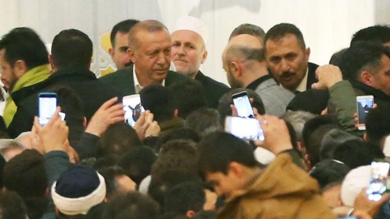 CUMHURBAŞKANI`INDAN KURAN TİLAVETİ