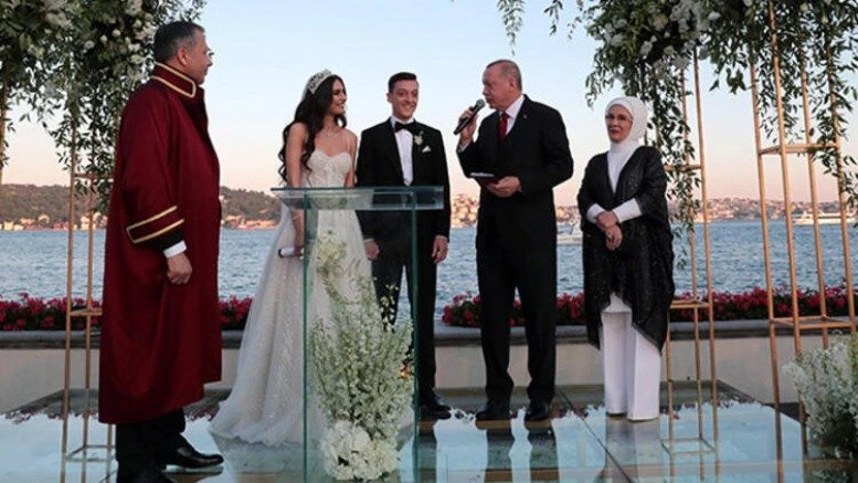 CUMHURBAŞKANI NİKAH ŞAHİDİ OLDU