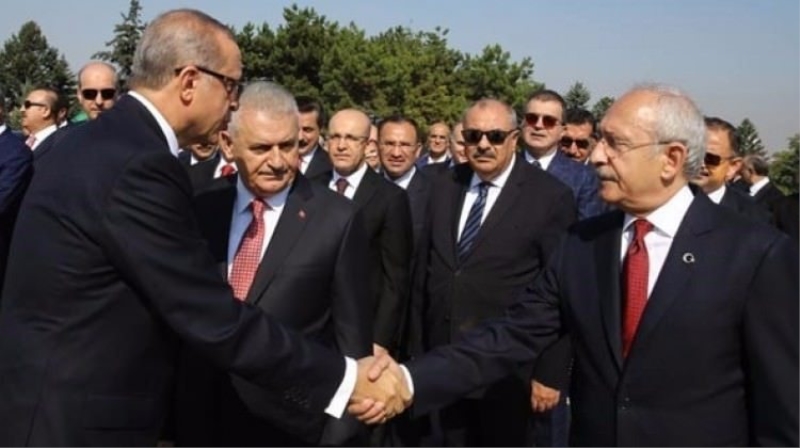 Cumhurbaşkanlığı sitesinde dikkat çeken iki kare