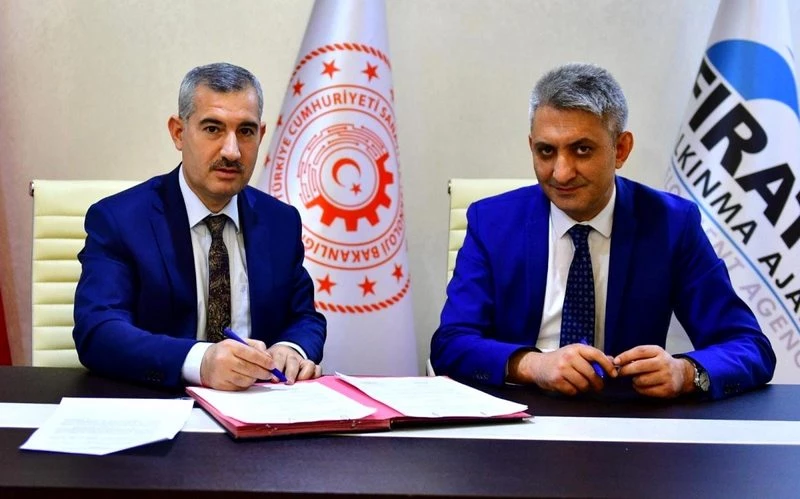 Dalbastı kirazının coğrafi işaret tescil belgesi Yeşilyurt Belediyesi`ne devir edildi