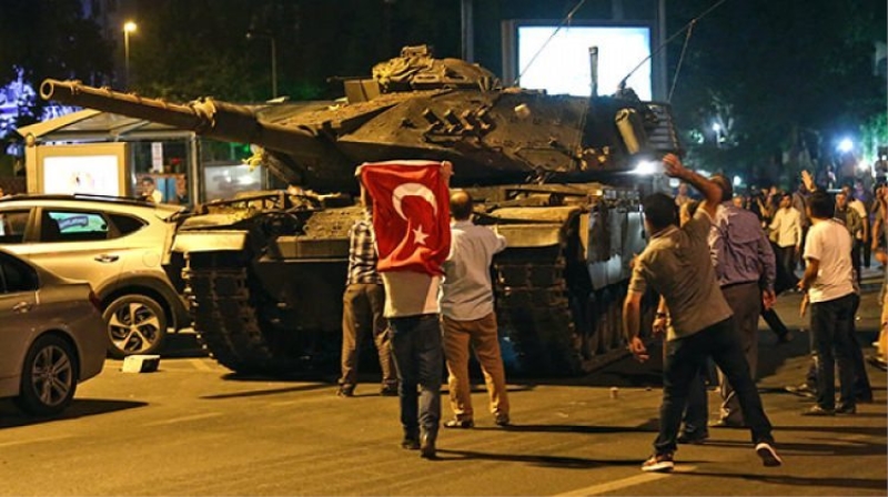 Darbe riski henüz geçmedi!