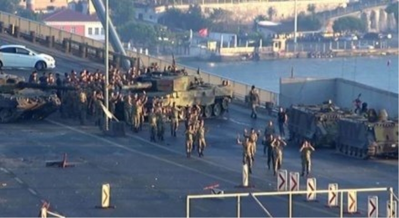 Darbe şehidi yakınına ve yaralananlara ödenecek maaş belli oldu