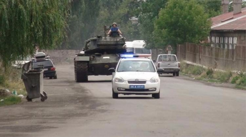 Darbecilerin tankı, kışlaya döndü